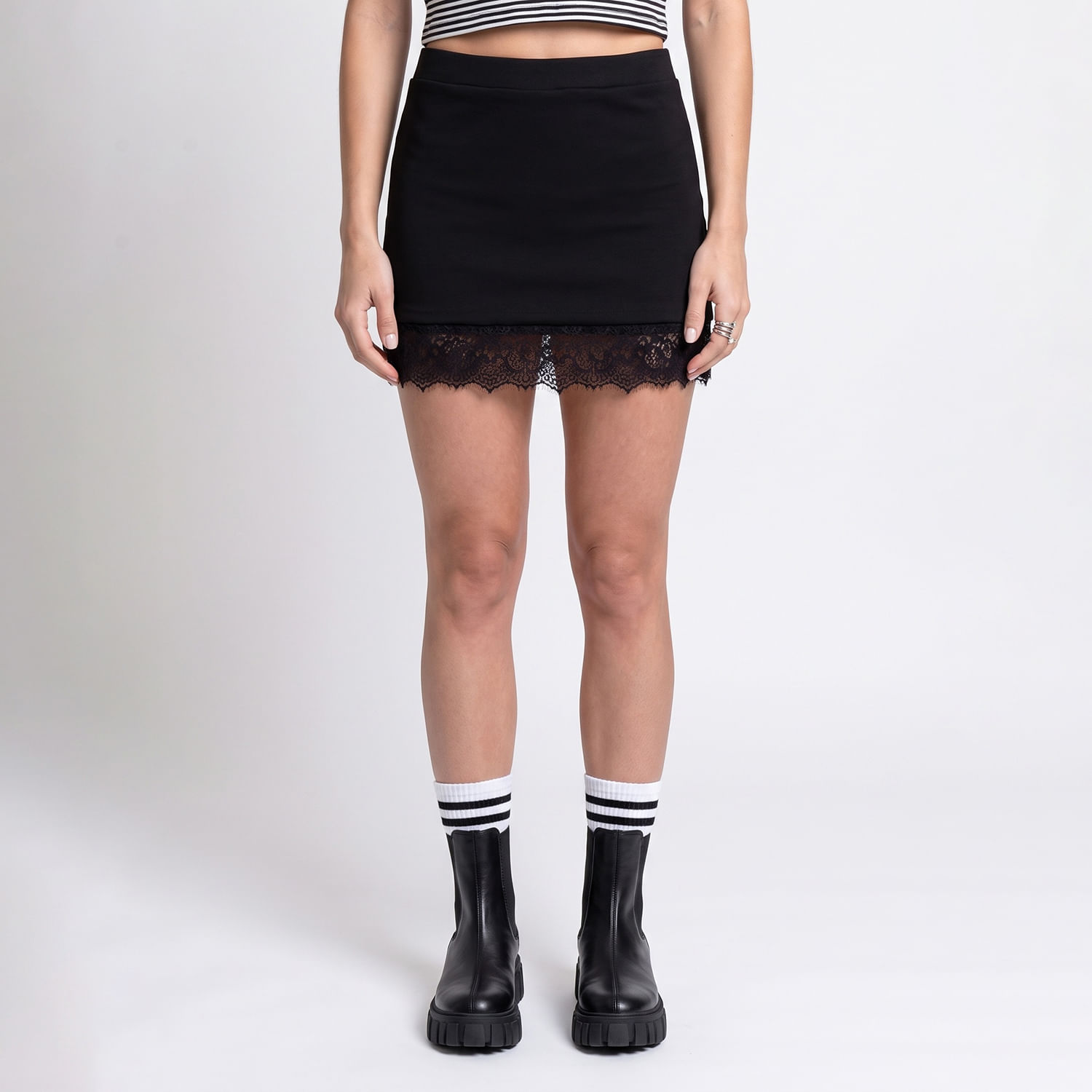 Saia CREPE RENDA PT Preto